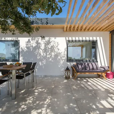 Feriehus Selfness Pomer